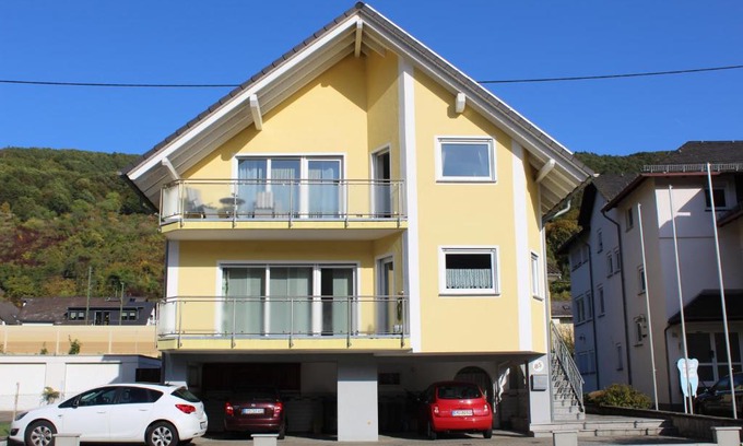 Kamp-Bornhofen Apartment | Guest Rated 9.7: Studio Blick ins Tal with Family-Friendly Comfort