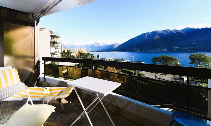 Muralto Apartment | Studio by the Lake Maggiore Swisshomebnb