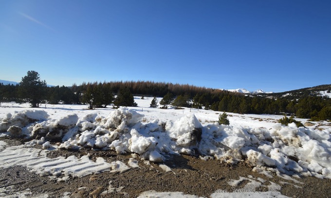 Font-Romeu-Odeillo-Via Apartment | Inviting Studio Cabin FONT ROMEU with Lake View Terrace