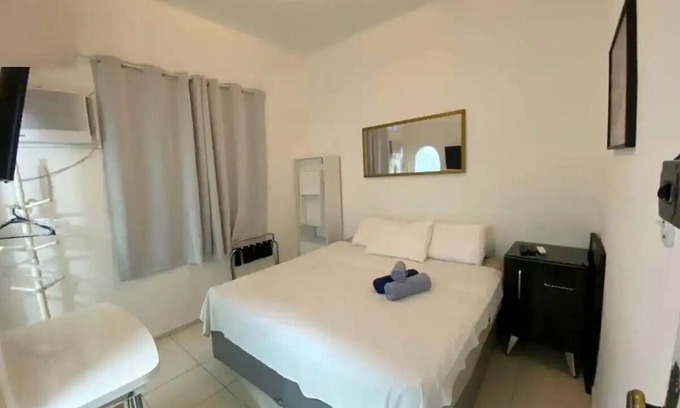 Leblon Apartment | Pet-Friendly Studio Café Leblon with Spa and Breakfast