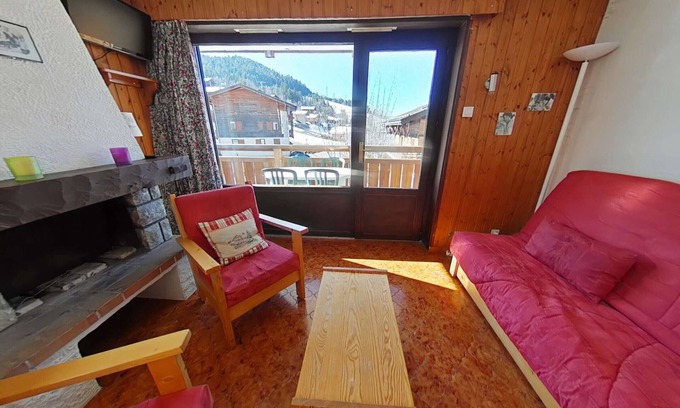 Le Chinaillon Apartment | Cozy Studio Flat at Apartment Le Grand-Bornand for 4 Guests