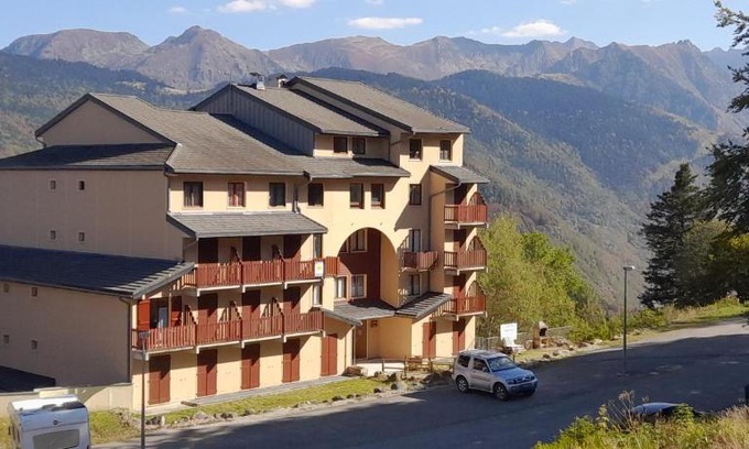 Ax-les-Thermes Apartment | Family-Friendly Studio with WiFi and Garage, Rated 8.4/10