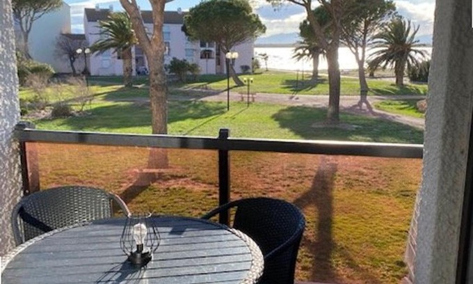 Le Barcares Apartment | Family-Friendly Studio Cabine in Le Barcarès with Pool