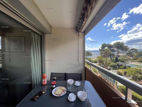 Saint-Raphael Apartment | Cozy Studio with Terrace and Parking in Saint-Raphaël