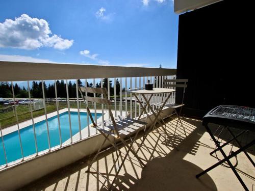 Chamrousse Apartment | Pet-Friendly Studio with Balcony & Pool Near Ski Slopes