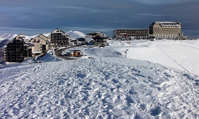 Bagneres-de-Luchon House | Cozy Studio Cabine for 4/5 Guests near Luchon Superbagnères