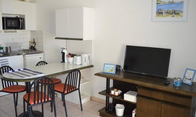 Banyuls-sur-Mer Apartment | Seaside Studio Cabine with Terrace and WiFi in Banyuls