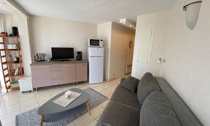 Le Barcares Apartment | Cozy Studio Cabine with Terrace Steps from the Beach