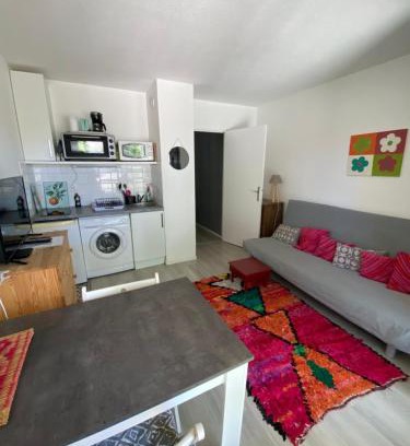 Arcachon Apartment | Cozy Studio-Cabine with Direct Beach Access and Ocean View