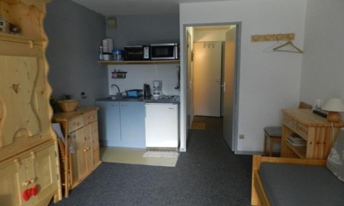 Le Pleynet Apartment | Charming Studio Cabine with Balcony & Direct Ski Access