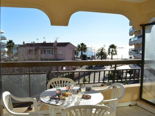 Frejus Plage Apartment | Cozy Studio Cabine with Sea View, Steps from the Beach