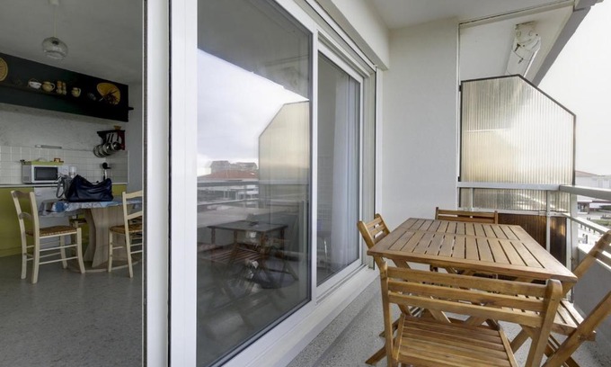 Biscarrosse Plage Apartment | Cozy Studio Biscarrosse Plage for Families and Friends