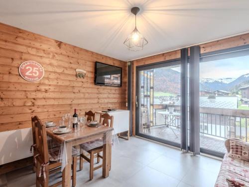 Morzine Apartment | Bright Studio Cabin in Morzine Near Slopes with Parking