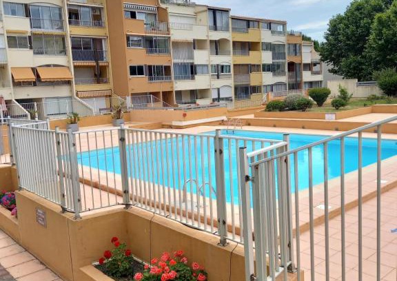 Cap d'Agde Apartment | Ocean View Studio Cabine Port Dauphin with Pool Access