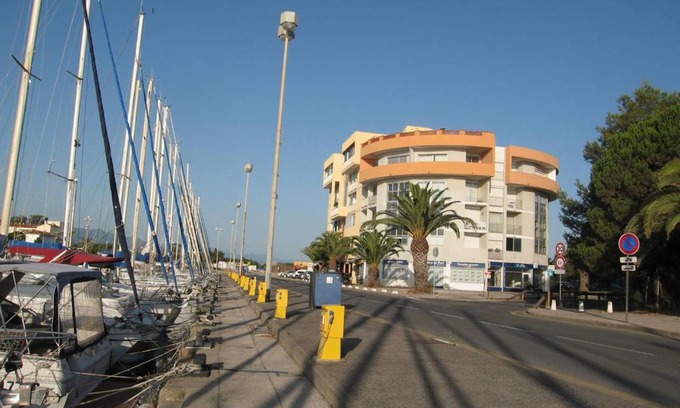 Saint-Cyprien Plage Apartment | Cozy Appart Studio Cabine near Saint Cyprien Plage