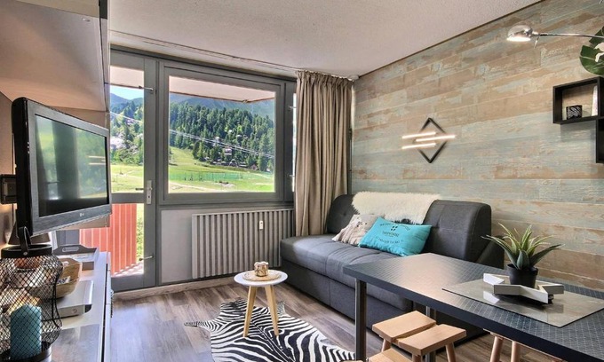 Plagne Centre Apartment | Cozy Studio La Plagne: Perfect for Families, Guest Rated 9/10