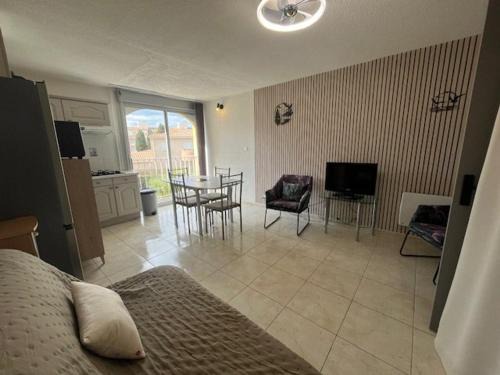 Cap d'Agde Apartment | Studio cabine rénové 4 personnes avec animaux admis - FR-1-749-104