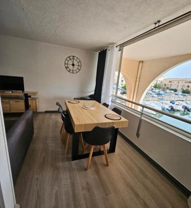 Sete Apartment | Modern T2 - Sète Beachfront Getaway for 6 Guests