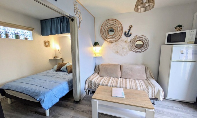 Marseillan Apartment | Cozy Studio with Ocean View and Large Terrace Retreat