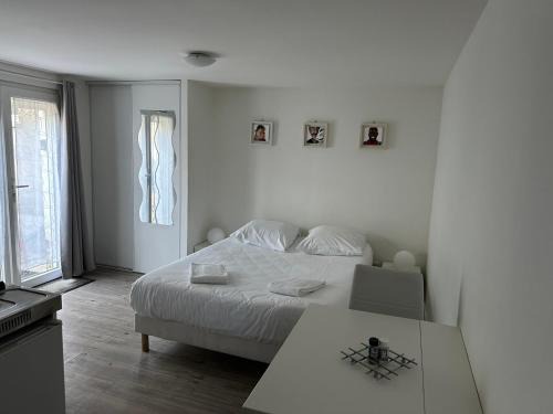 Fondettes Apartment | Tranquil Independent Studio Near Tours with Ocean View