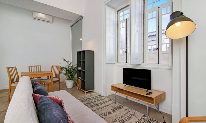 Se Apartment | Top-Rated Studio 'Casa Vermelha I' with Terrace & Wi-Fi