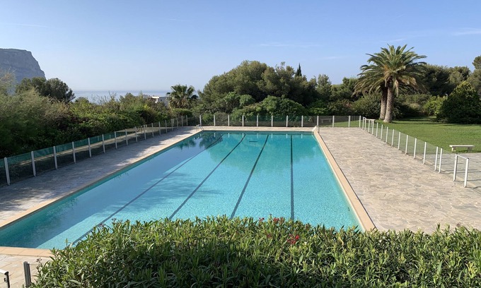 Cassis Apartment | Studio Cassis: Breathtaking Sea Views & Pet-Friendly Stay