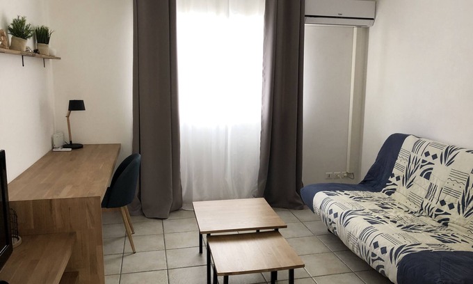 Saint-Denis Apartment | Comfortable Studio in the Heart of Saint Denis - 9.4/10