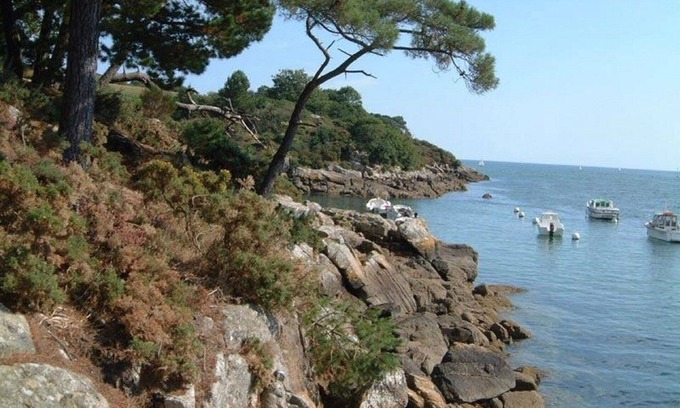 Quimperle Apartment | Relaxing Studio in Center Quimperle with Ocean View