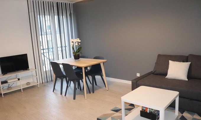 Centre Ville Apartment | Central Studio in Compiègne – Highly Rated & Family Friendly