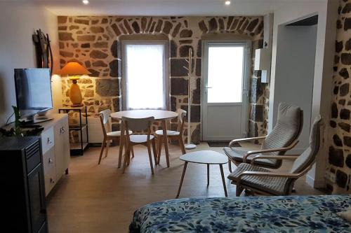 Saint-Genes-Champanelle Apartment | Cozy Studio Just 5 Minutes from Chain des Puys