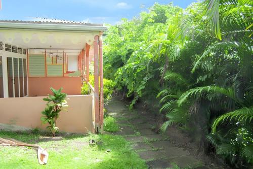 Sainte-Anne Apartment | Guest Rated 10/10: Cozy Studio with Terrace in Sainte Anne