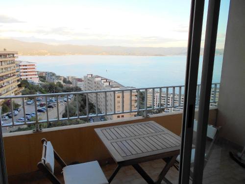 Ajaccio Apartment | Seaside Studio in Ajaccio with Terrace and Free Wi-Fi