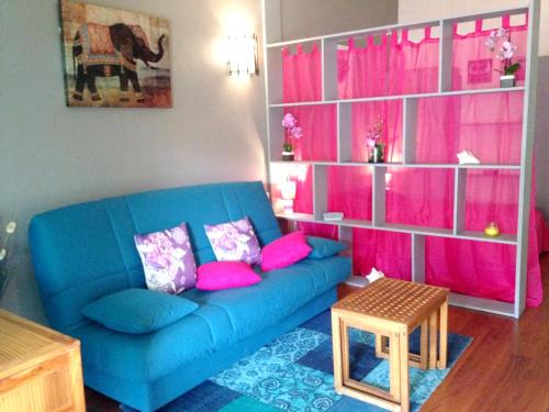 L'Autre-Bord Apartment | Cozy Studio Le Moule with Balcony - Family-Friendly Retreat