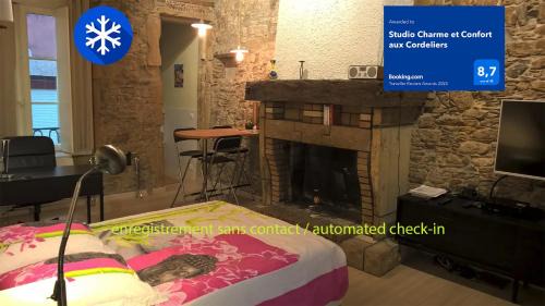 Les Cordeliers Apartment | Cozy Studio with Pool and Dining in the Heart of Cordeliers