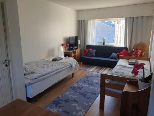 Kemionsaari Apartment | Cozy Studio Chip with Breakfast and Hot Tub Access