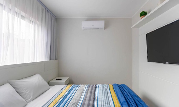 Civic Center Apartment | Inviting Studio with 2 Bedrooms and Accessible Amenities
