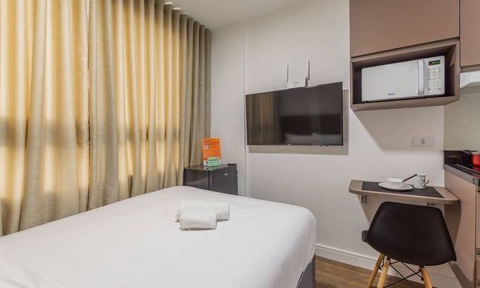 Alto da Gloria Condo | Cozy Studio with Kitchen, Pet-Friendly & Breakfast Included