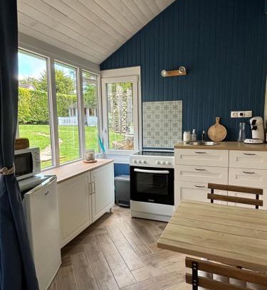 Ver-sur-Mer Apartment | Cozy Studio Retreat by the Sea - Family-Friendly Stay
