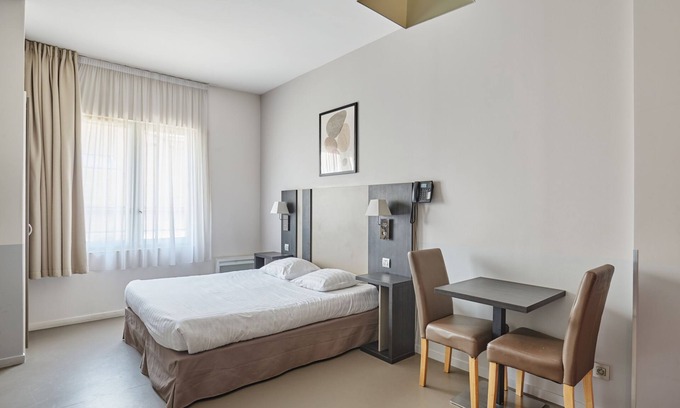 Centre Sud Apartment | Bright and Inviting Studio with Spa & Breakfast Included