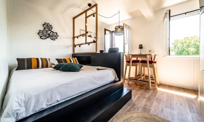 Brive-la-Gaillarde Apartment | Modern Studio with Elevator, Parking & Scenic Views