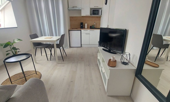 Chalons-en-Champagne Apartment | Comfortable Stay at Studio Cosy Le 12 - Family Friendly!