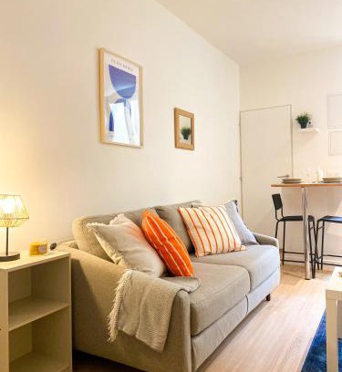 Villefranche-sur-Saone Apartment | Cozy Studio Near Eglise Notre-Dame-des-Calades
