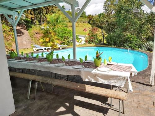 La Montagne Apartment | Sea View Studio at La Montagne with Shared Pool Access