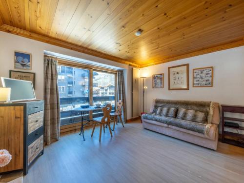 Val-d'Isere Apartment | Cozy Studio with Wifi in Val-d'Isère: Pet Friendly Retreat