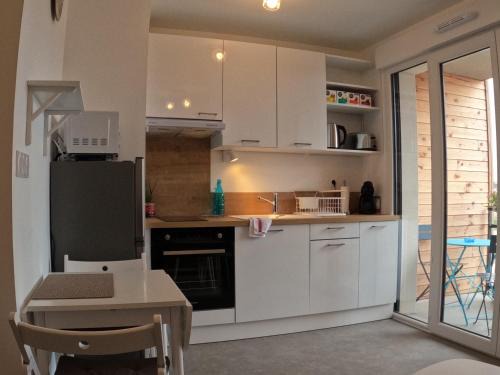 Chambray-les-Tours Apartment | Inviting Studio Cosy in Chambray-Les-Tours - 9.5/10 Rating