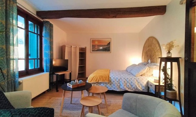 Meximieux Apartment | Cozy Studio Chez Ré – Highly Rated Stay Awaits You!