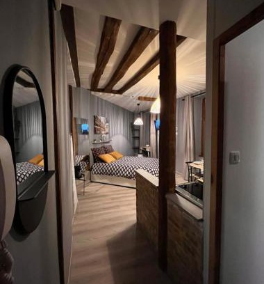 Faubourg-Raines Apartment | Cozy Studio in the Heart of Culinary Delights
