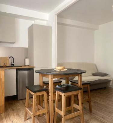 Sainte-Therese-Demi-Lune Apartment | Studio cosy et équipé