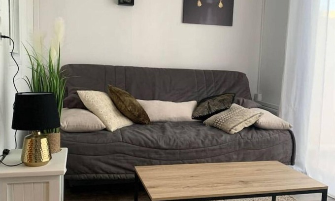 Argeles Plage Apartment | Cozy Studio with Terrace, Steps from the Beach & Pool Access
