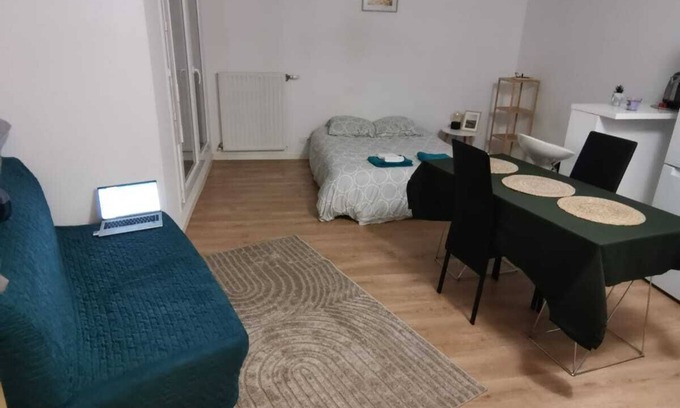 Romainville Apartment | Studio Cosy I 10 min de Paris